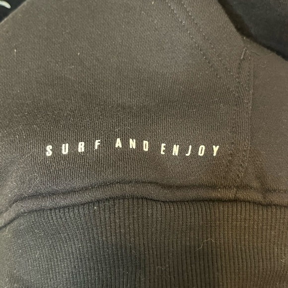 Hurley Men’s hoodie. Black with embroidered tropical flowers. Size large. NWT. - Picture 3 of 6